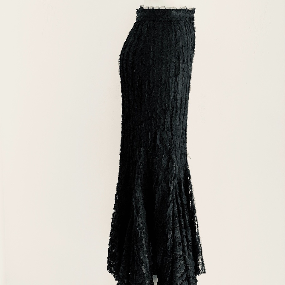Divine Heritage Lace Midi Skirt in Onyx - Picture 10 of 16